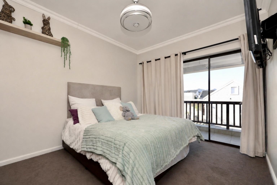 3 Bedroom Property for Sale in Kraaibosch Western Cape
